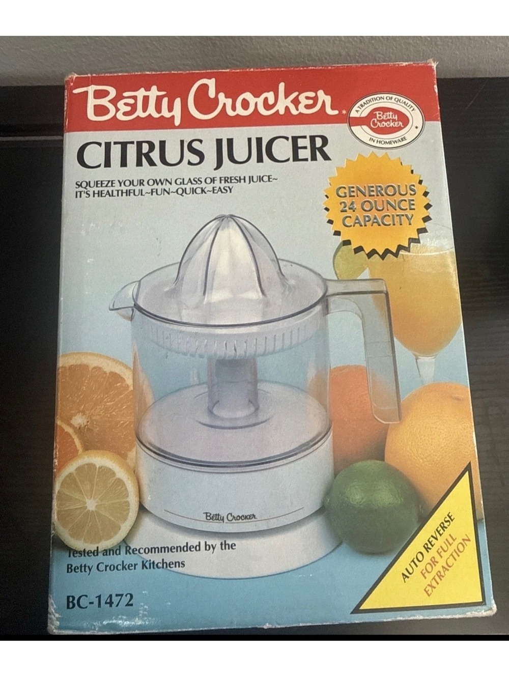 Betty Crocker BC-1472 Citrus Juicer with Auto Reverse Feature
